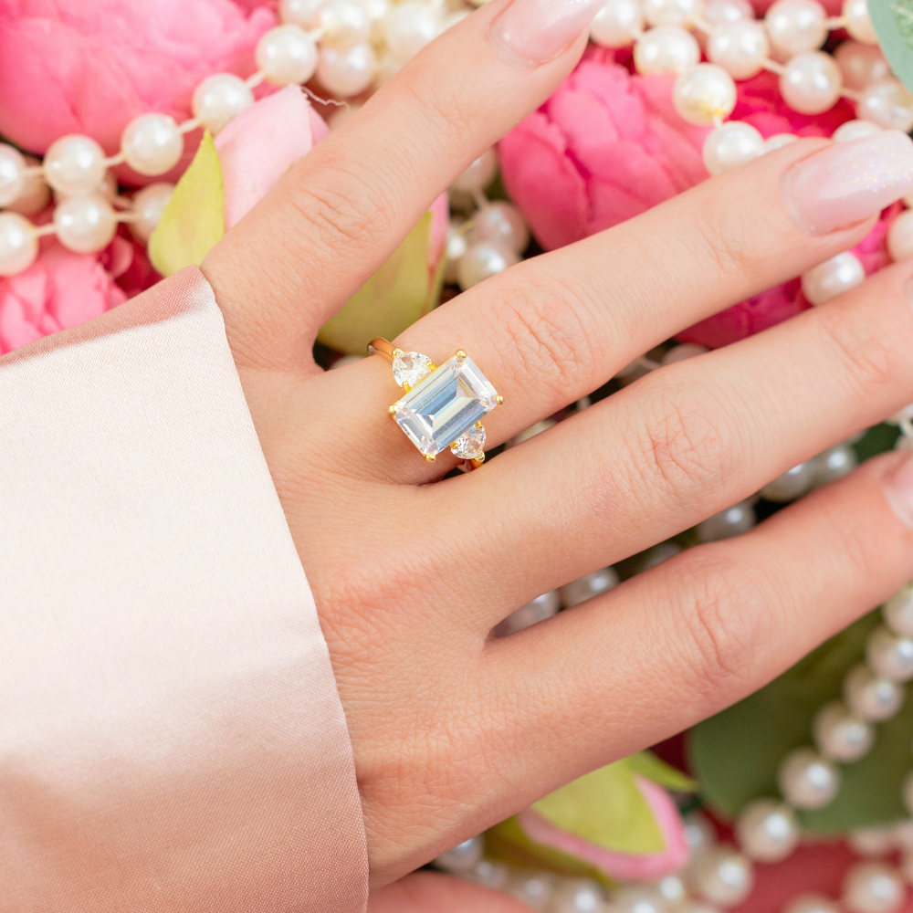 Loretta Engagement Ring in Gold - A Total Stunner!