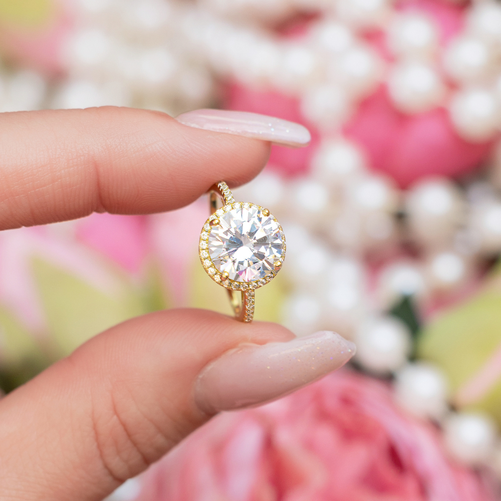 Jolene Engagement Ring in Gold - Unparalleled Sparkle!