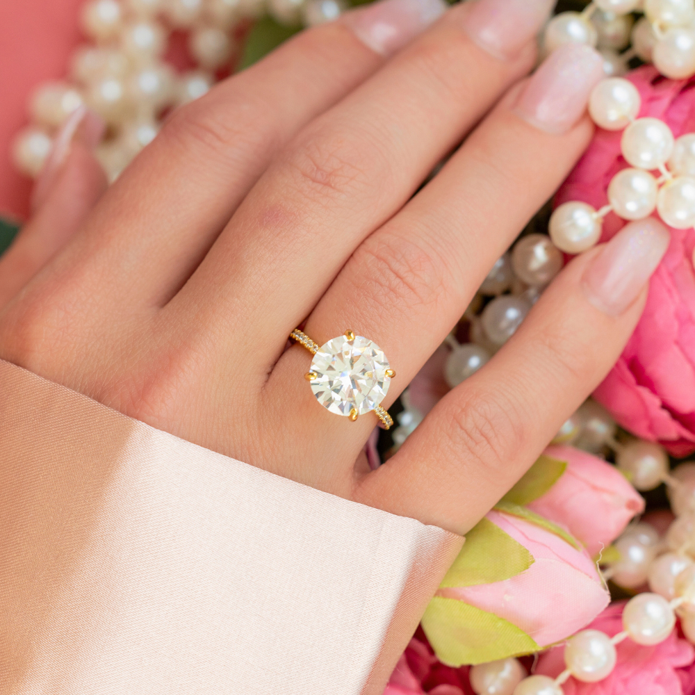 Olivia Engagement Ring in Gold - A Starlette Long-time Best Seller!
