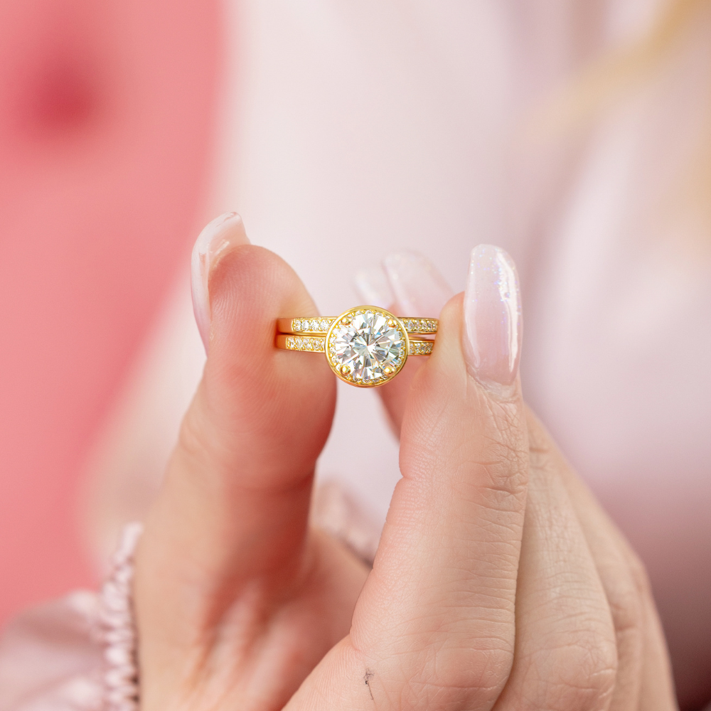 Sophia Engagement Ring in Gold - Stunning Detail for the Ultimate Bling