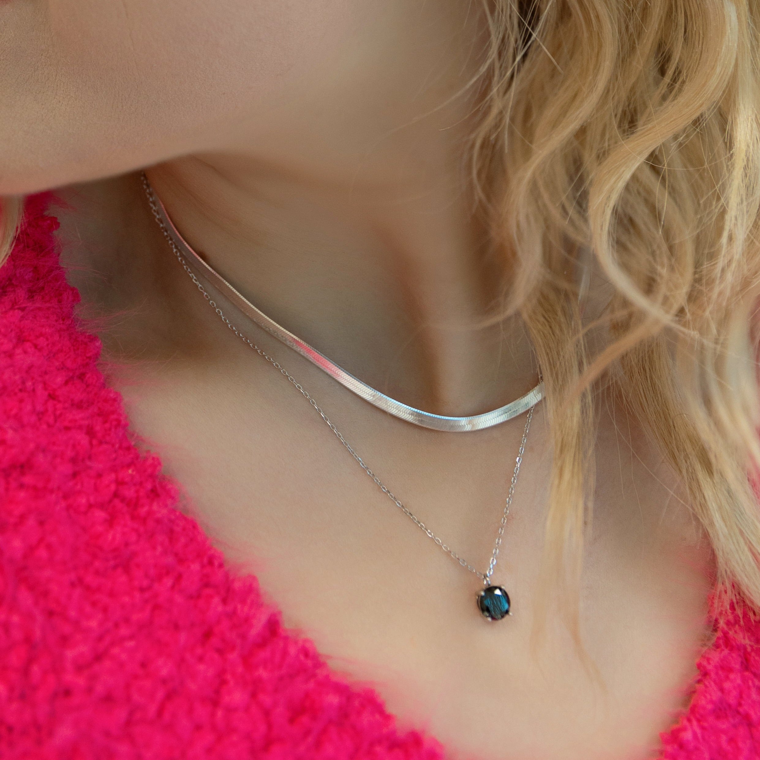 Black Brilliant Round Necklace - A Wardrobe Staple