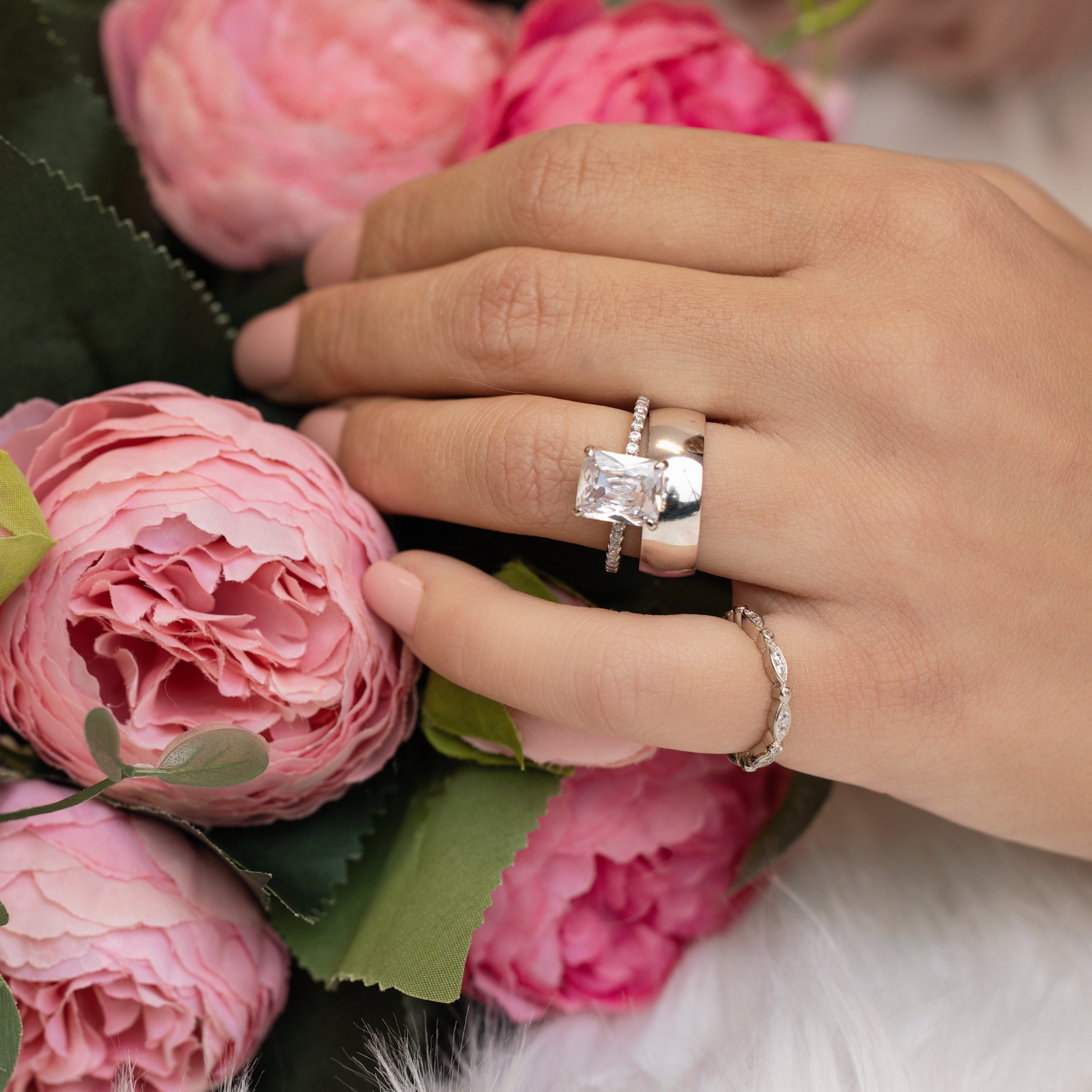 Lizzy - Elegant Simplicity in a Sterling Silver Band