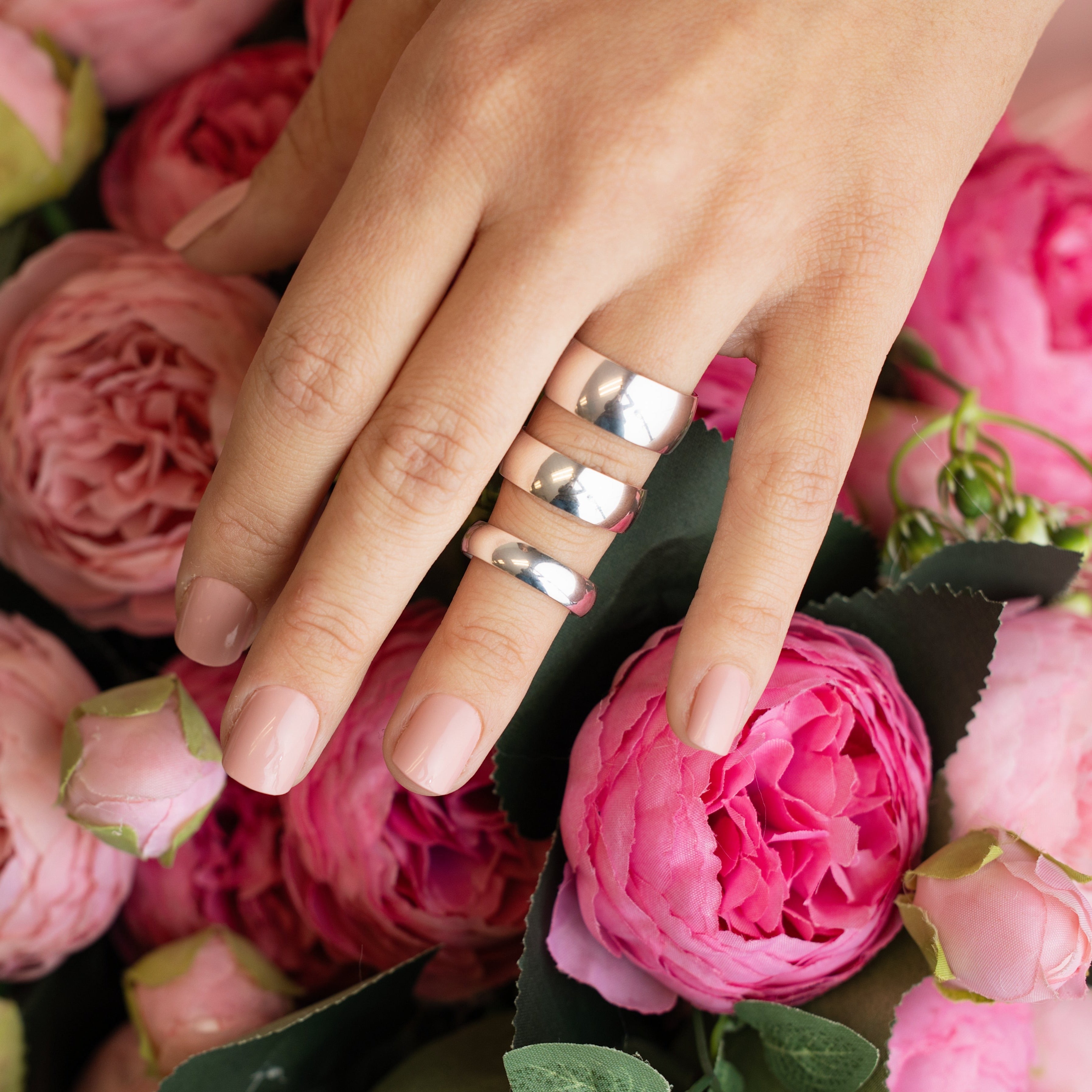 Lizzy - Elegant Simplicity in a Sterling Silver Band
