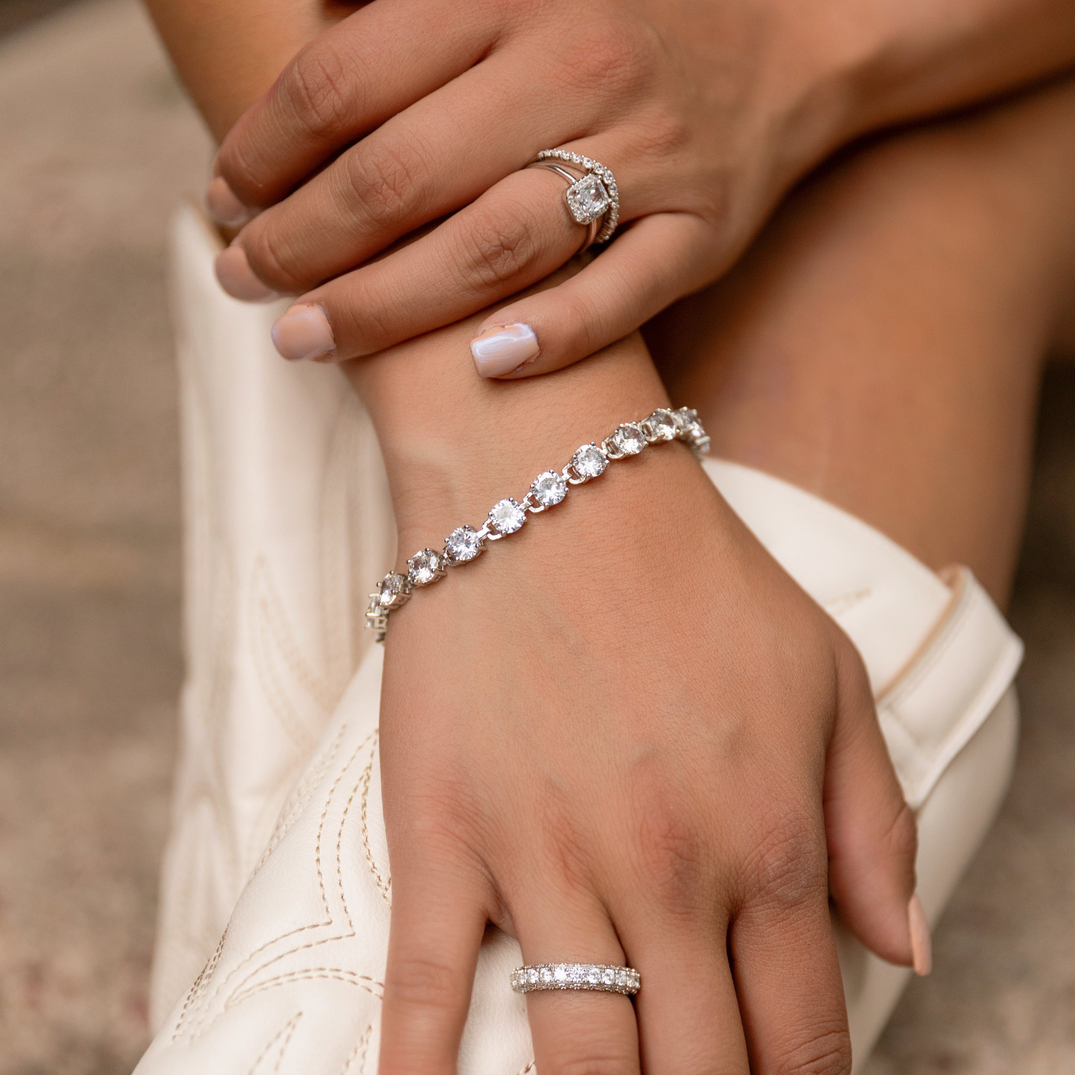 Brilliant Round Tennis Bracelet - Bring a Little Sparkle Everywhere You Go