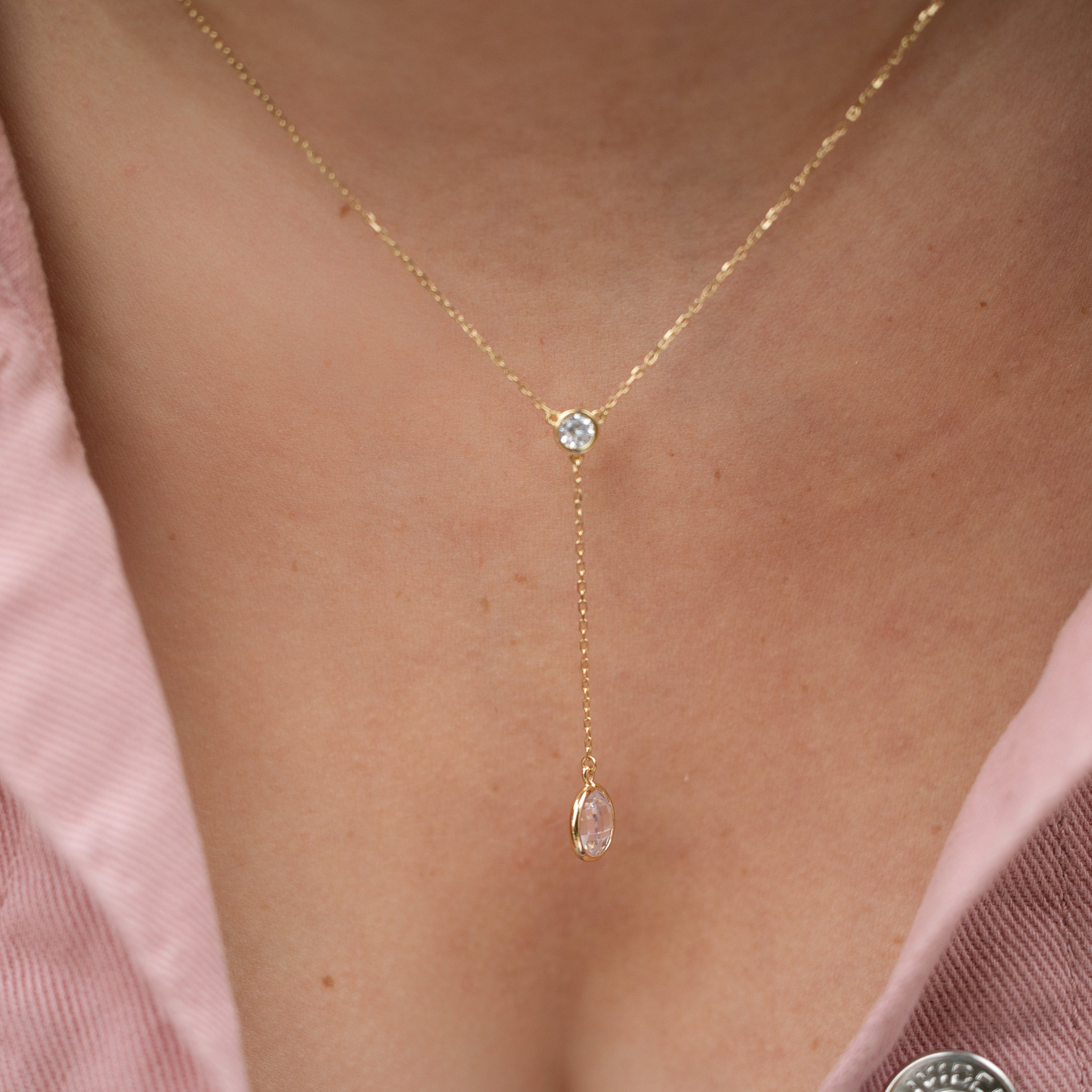 Drop Necklace in Gold - Delicate, Stunning Design