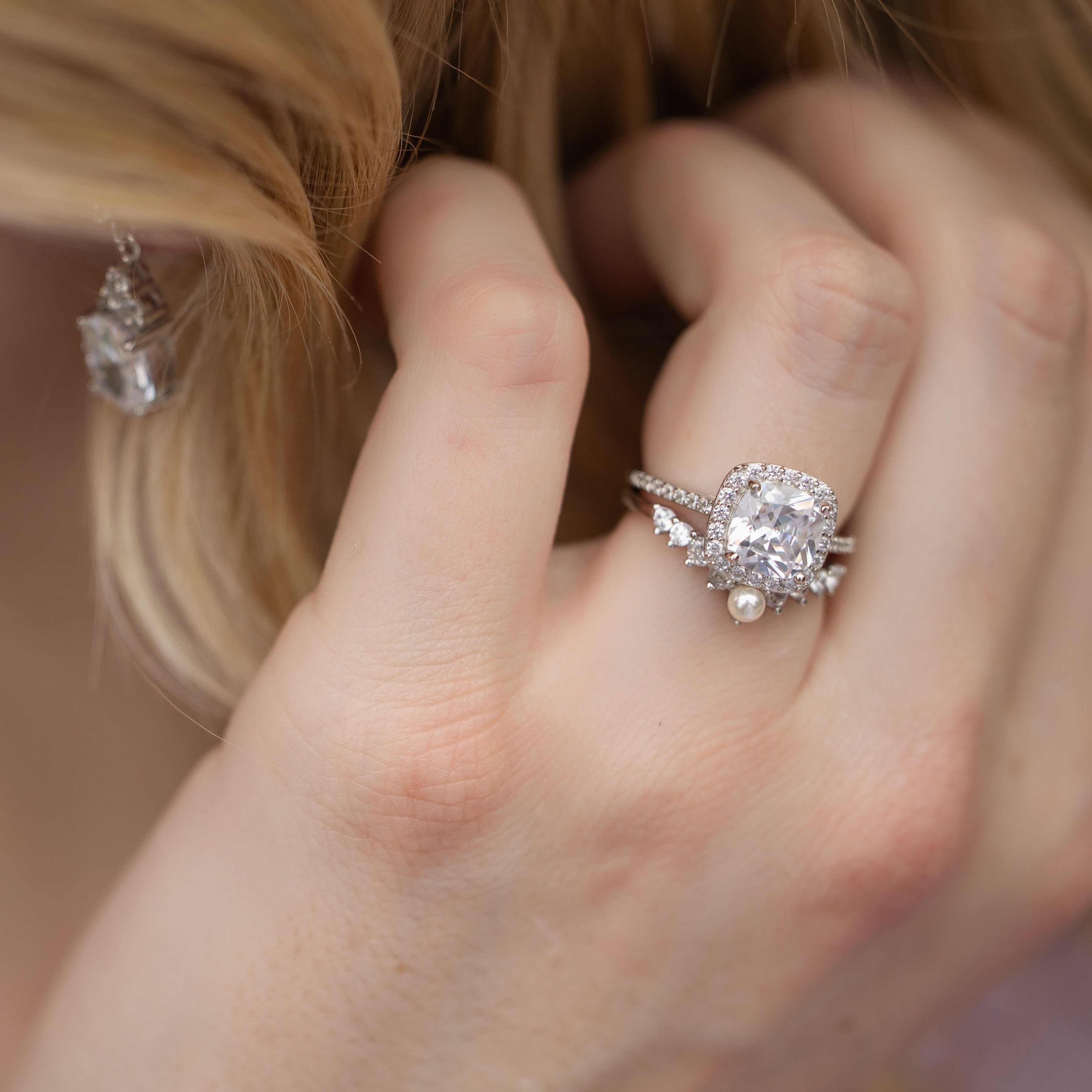 Dionne Engagement Ring in Silver - Classic and Elegant!