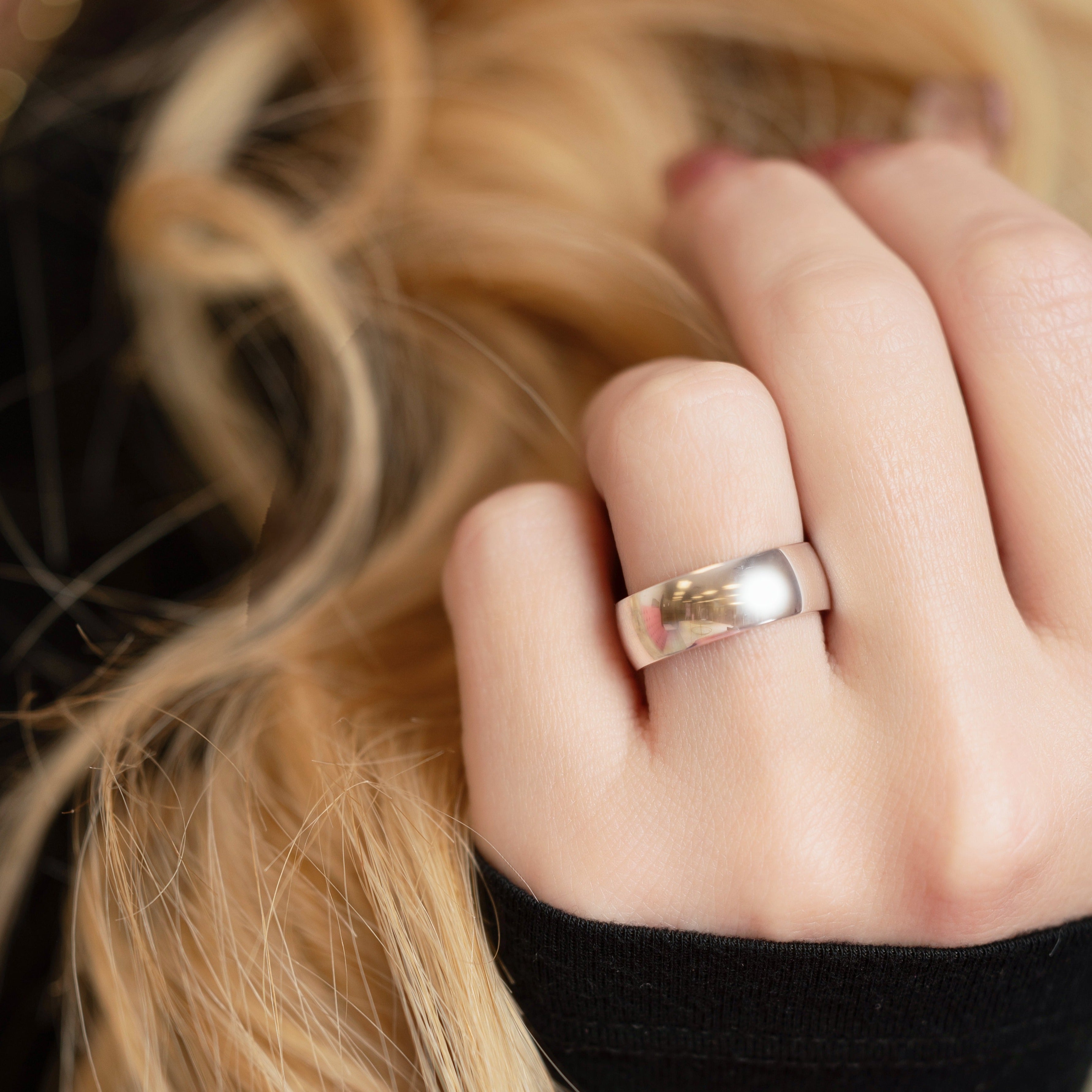 Lizzy - Elegant Simplicity in a Sterling Silver Band