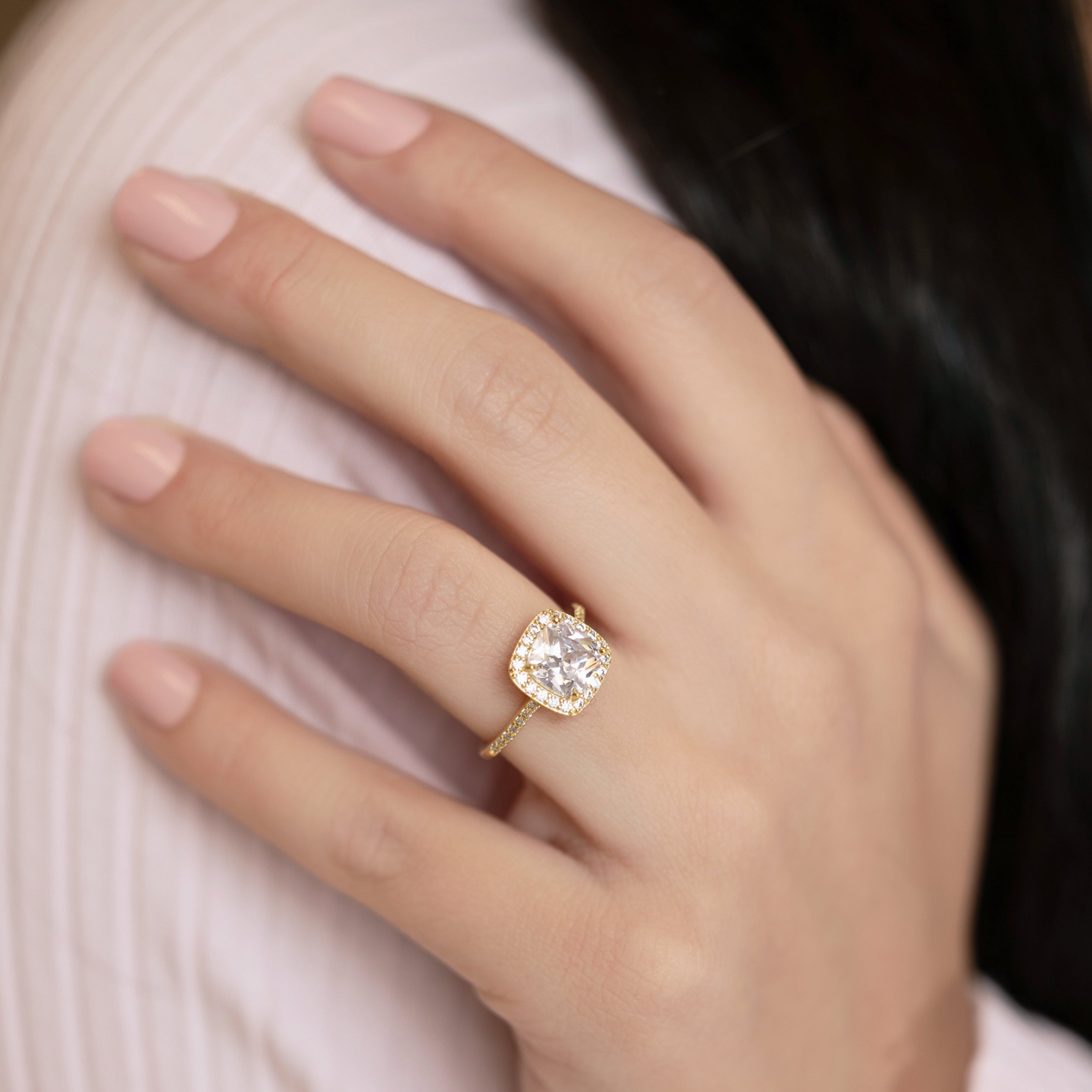 Dionne Engagement Ring in Gold - Classic and Elegant!