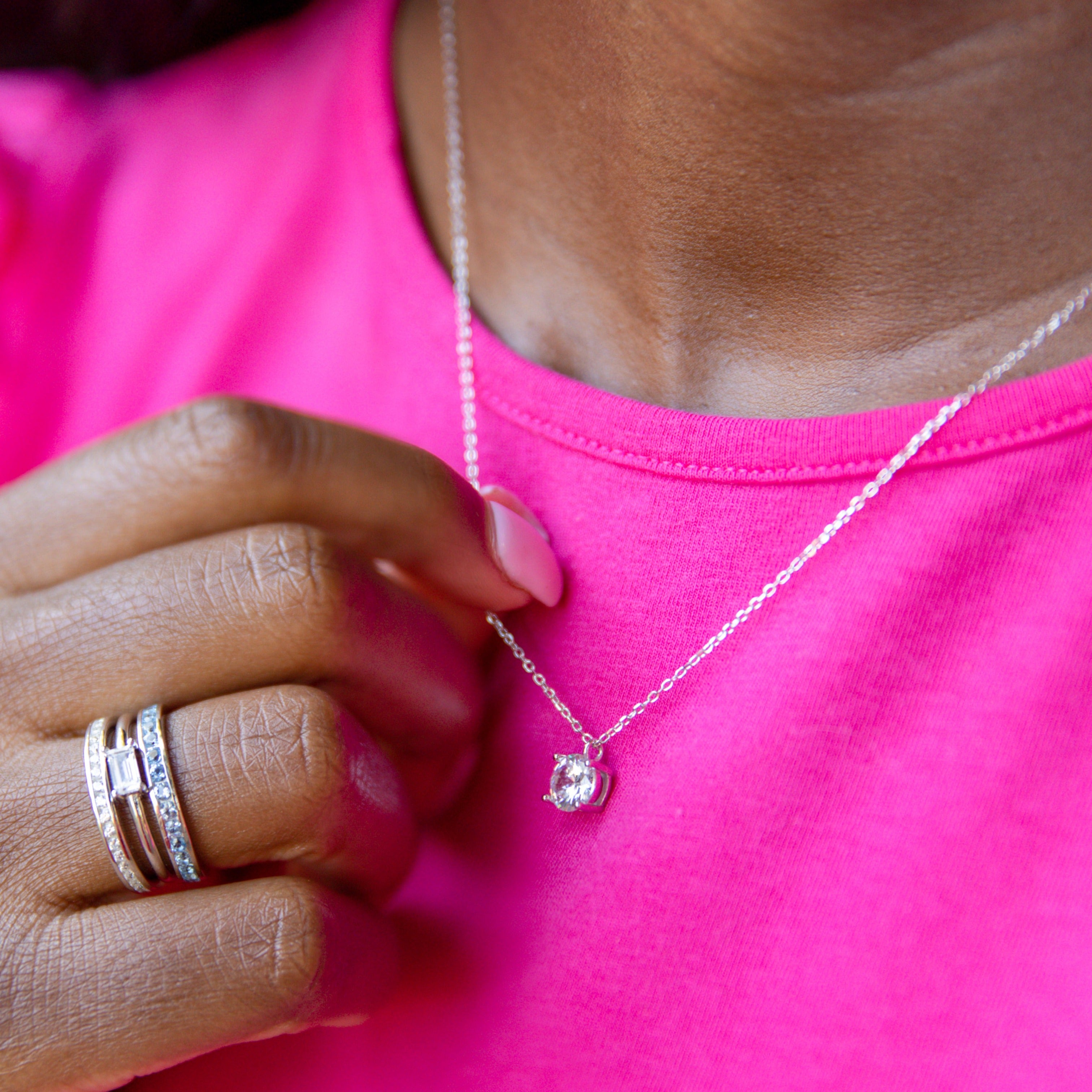 Brilliant Round Necklace - Classic and Timeless, Perfect for Everyday Wear