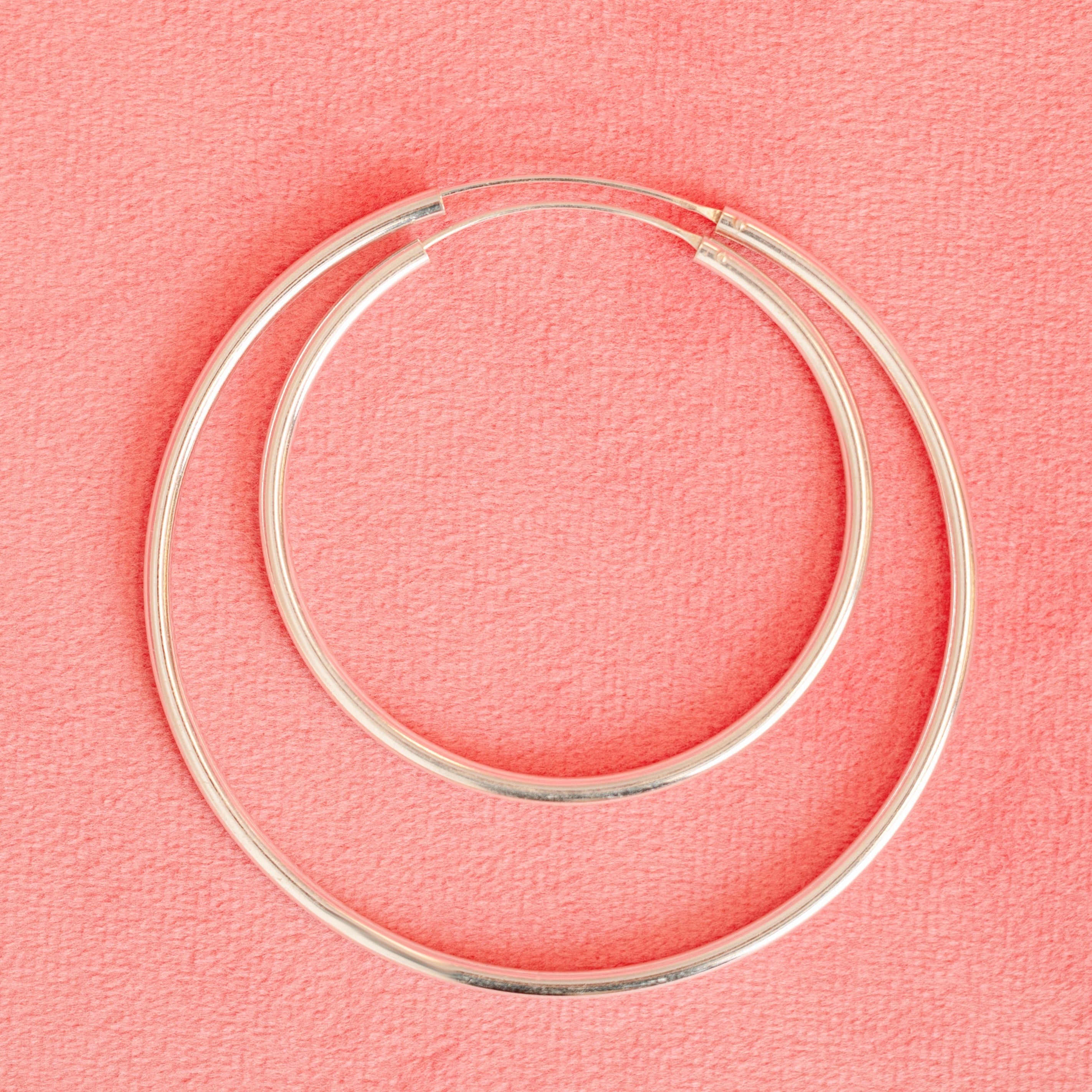 Silver Hoops - Your Lightweight Everyday Earrings